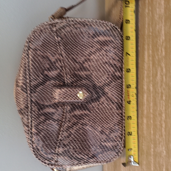 G.I.L.I (Got it Love it) Crossbody Bag with matching Pouch - Picture 11 of 14